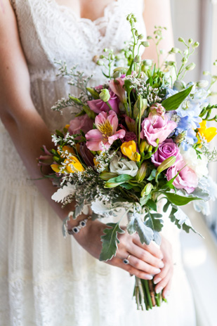 Roslyn_Adam_Vintage-Surf-Wedding_309_003
